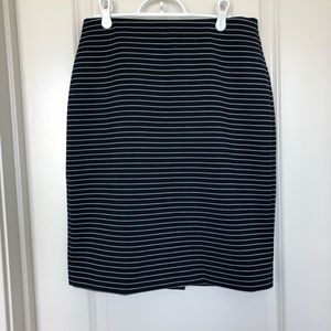 2/$15 MixMatch Banana Republic NWT Navy Stripes Skirt